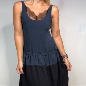 TOME Mídi Flounce Dress